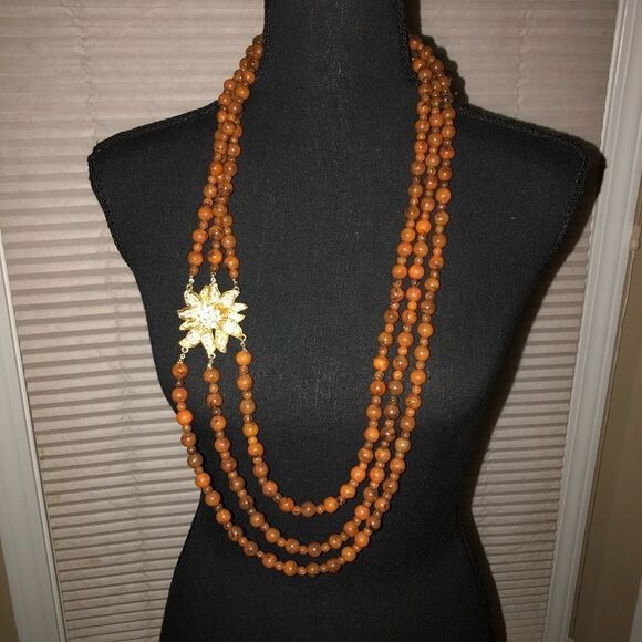 Long Beaded Necklace with Flower 🌺 Pendant - Picture 1 of 2